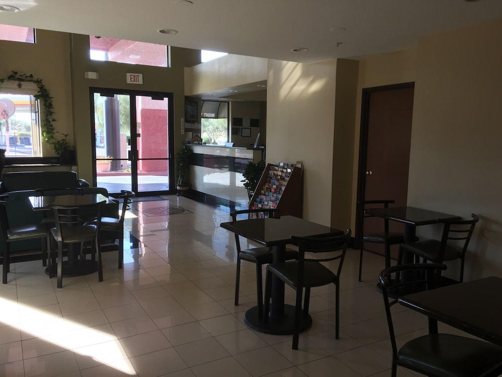 Days Inn By Wyndham Tucson Airport Drexel Heights Eksteriør billede