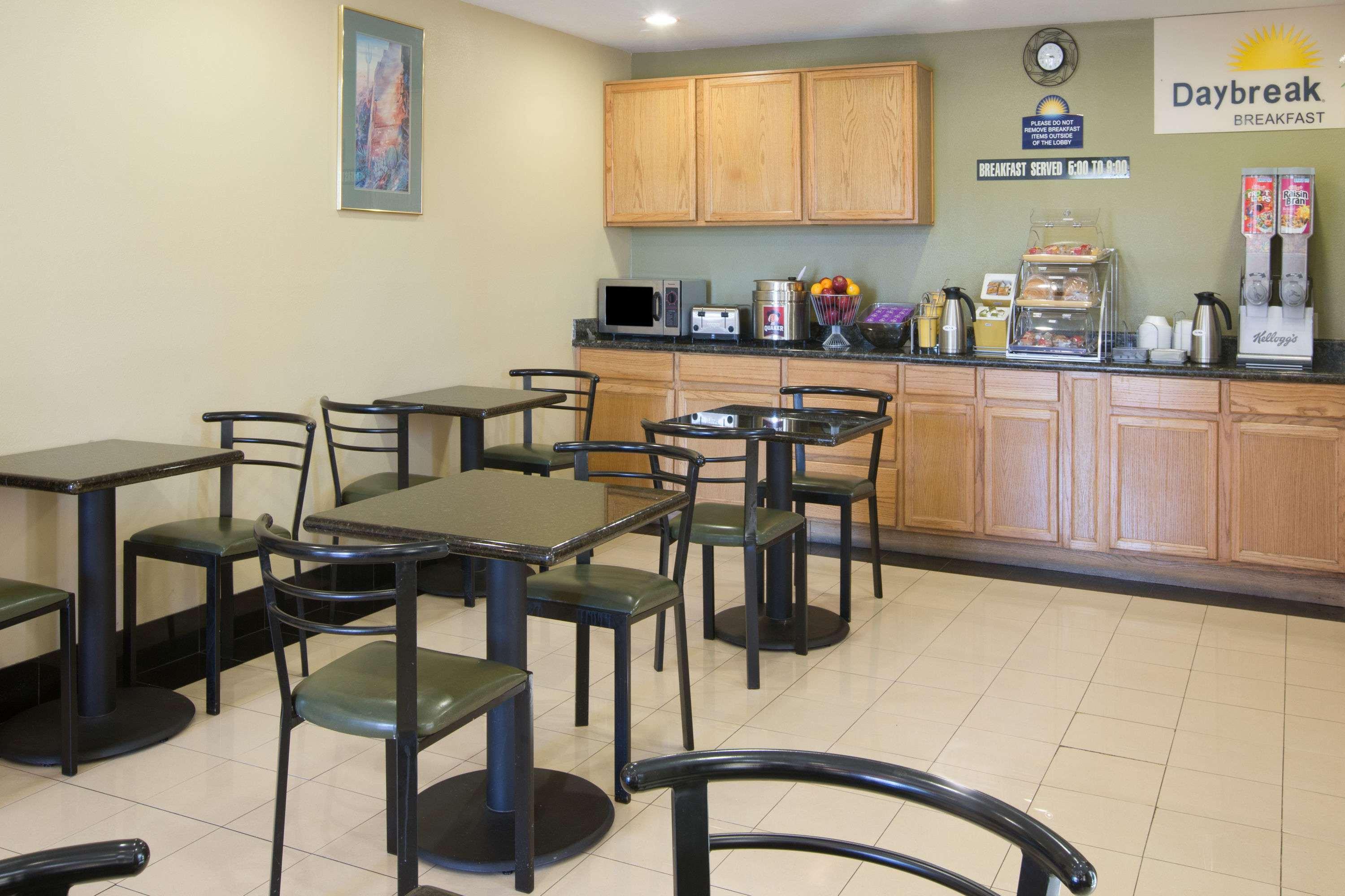 Days Inn By Wyndham Tucson Airport Drexel Heights Eksteriør billede