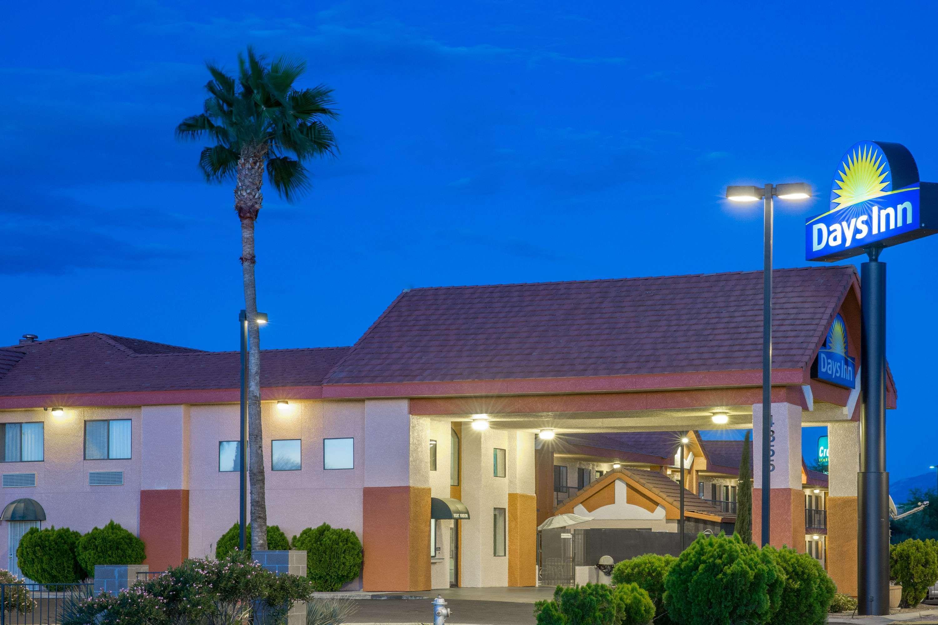Days Inn By Wyndham Tucson Airport Drexel Heights Eksteriør billede