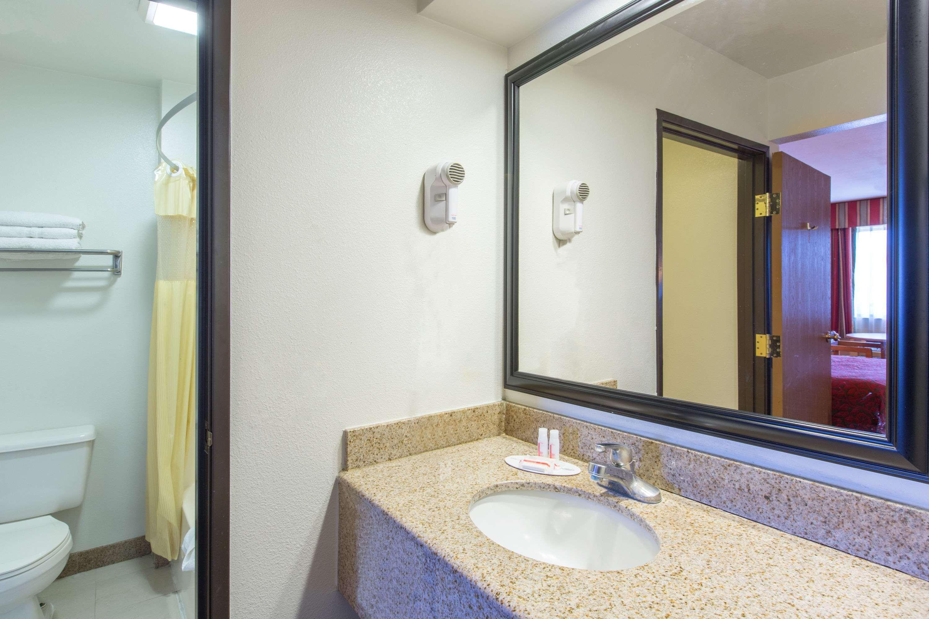 Days Inn By Wyndham Tucson Airport Drexel Heights Eksteriør billede